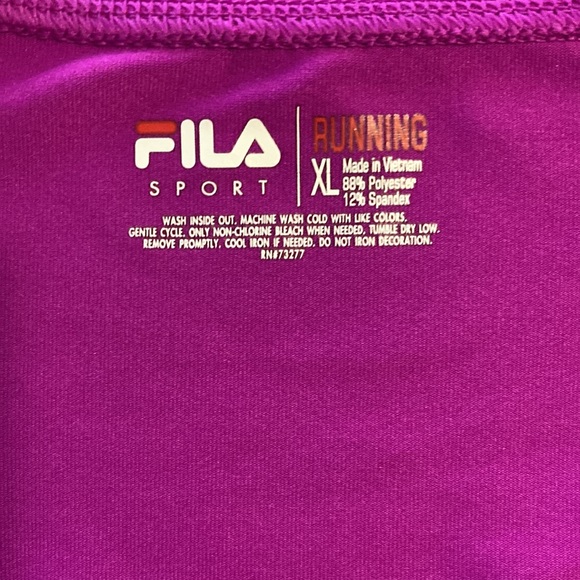 Fila sport running Size XL magenta, black & gray V-neck sweater Made in Vietnam. - Picture 5 of 9
